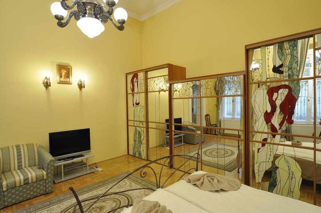 Charming Art Deco Flat Appartement Boedapest Buitenkant foto