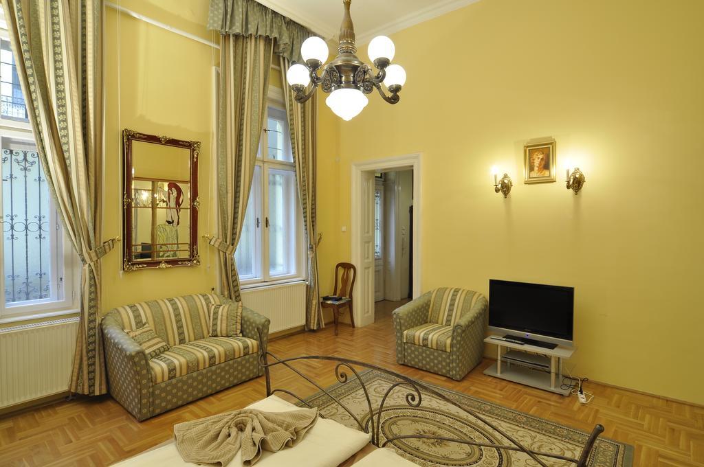 Charming Art Deco Flat Appartement Boedapest Buitenkant foto
