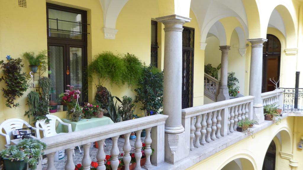 Charming Art Deco Flat Appartement Boedapest Kamer foto